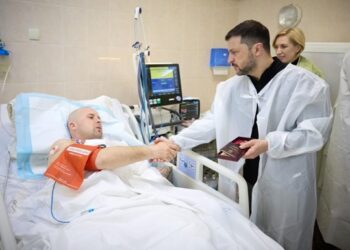 Зеленський приїхав до Дніпра і відвідав госпіталь