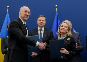 Україна і ЄІБ підписали угоди на 300 млн євро