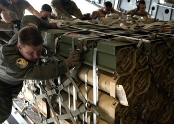 Експосол окреслив два сценарії подальшого постачання зброї США до України