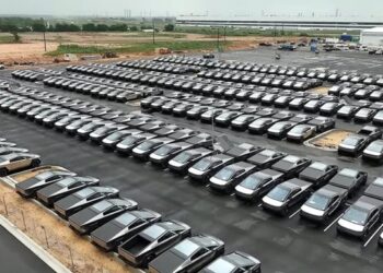На складі Tesla накопичено більше 10 тисяч непроданих пікапів Cybertruck