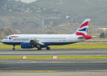 Лондон планує відновити авіасполучення з Києвом