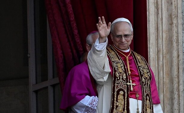 Папа Лев XIV у першому недільному зверненні закликав до миру в Україні