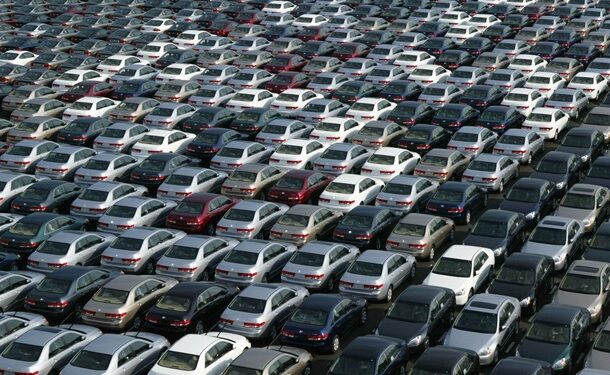 Китай продає кожне третє нове авто у світі