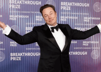 Маск оголосив про завершення роботи на Трампа