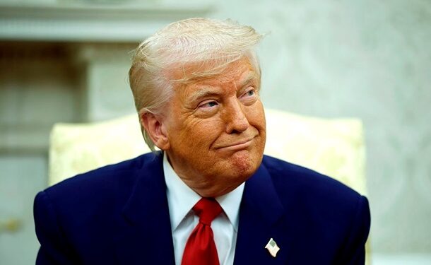 Апеляційний суд відновив дію тарифів Трампа