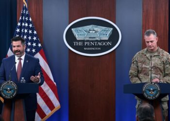 США пояснили, чому призупинили поставки зброї Україні