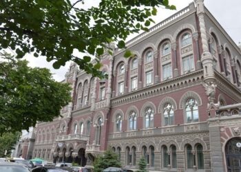 Резерви України знову почали зростати