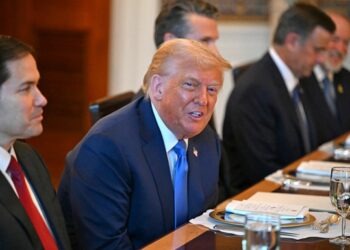 Трамп анонсував більше зброї для України