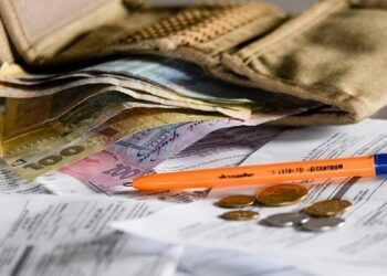 Борги українців за комуналку склали понад 100 млрд гривень