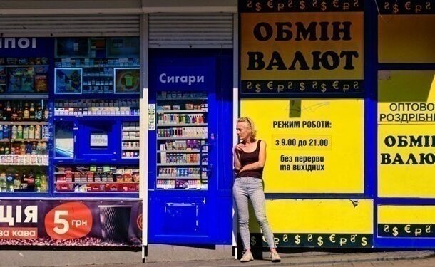 Долар стабілізувався в обмінниках, євро подорожчав